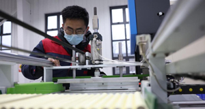 �S���󲣷~���m������