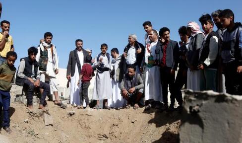 也门多地遭到空袭