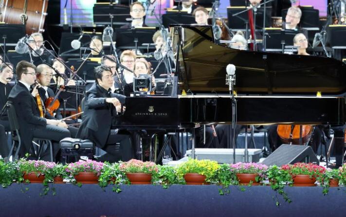 第十三届辰山草地广播音乐节举行