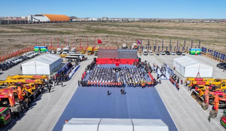 内蒙古巴彦淖尔:中蒙第二条跨境铁路开工