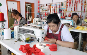 艾香沁端午 香包赶制忙