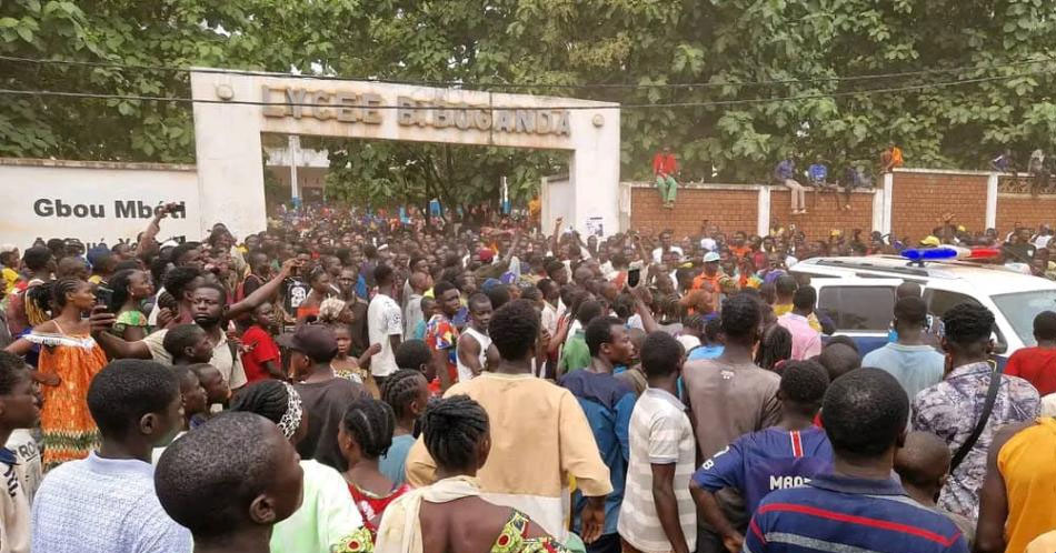 中非共和国发生校园踩踏致约20人丧生