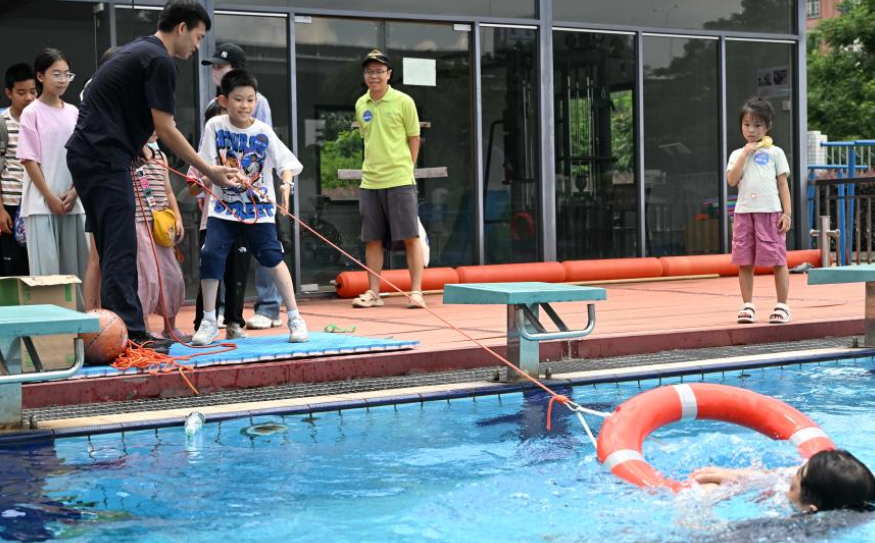 走进警营学暑期安全课