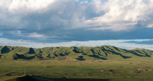 四川若尔盖迎来暑期旅游旺季