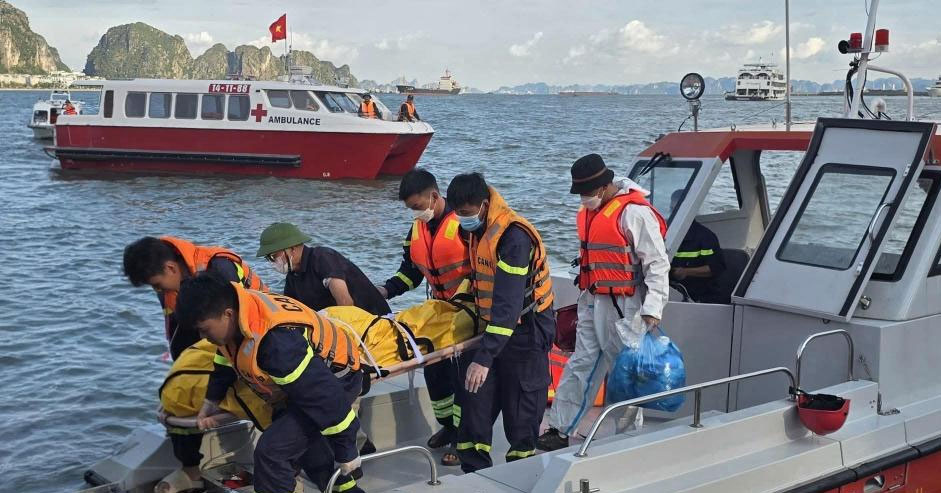 越南下龙湾游船倾覆确认39人遇难