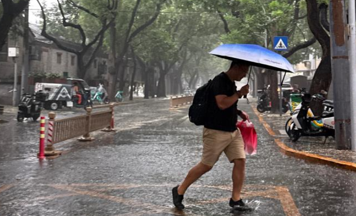 北京升级发布暴雨红色预警
